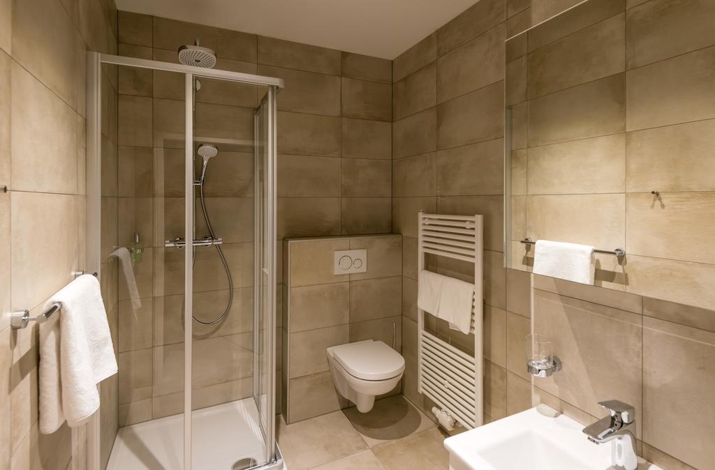 24/7 Zimmer Asten Buitenkant foto